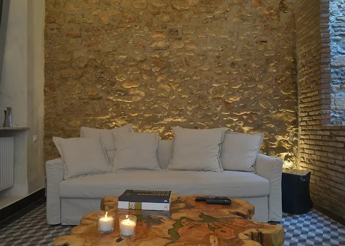Contemporary Acropolis House