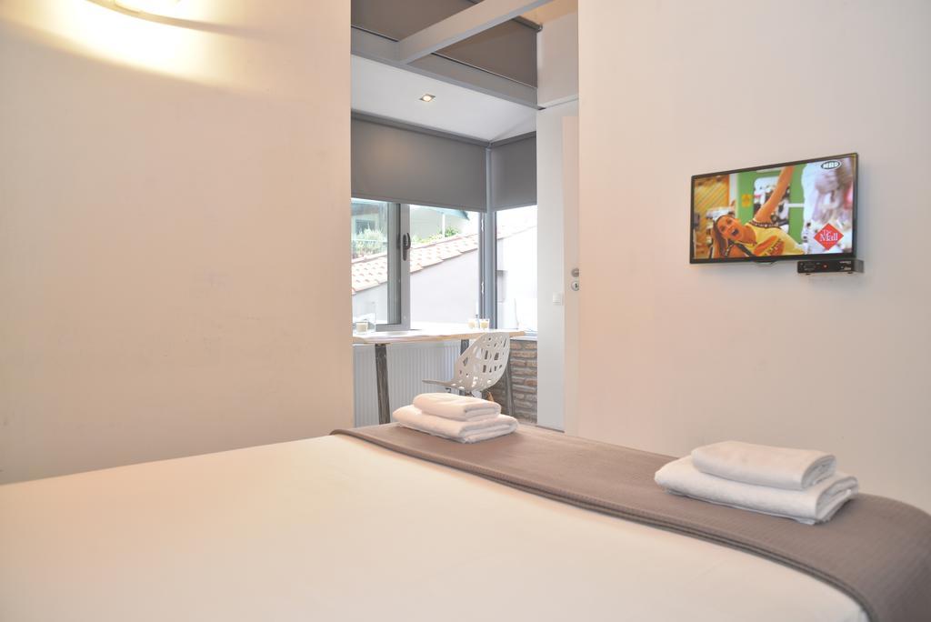 Contemporary Acropolis House